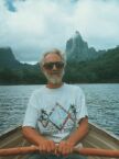 525 Moorea, Society Islands - Jerry Rowing.JPG (40 KB)